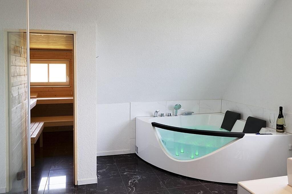 Schwarzwaldhaus24 - Ferienhaus Mit Sauna, Whirlpool Und Kamin Aichhalden ภายนอก รูปภาพ